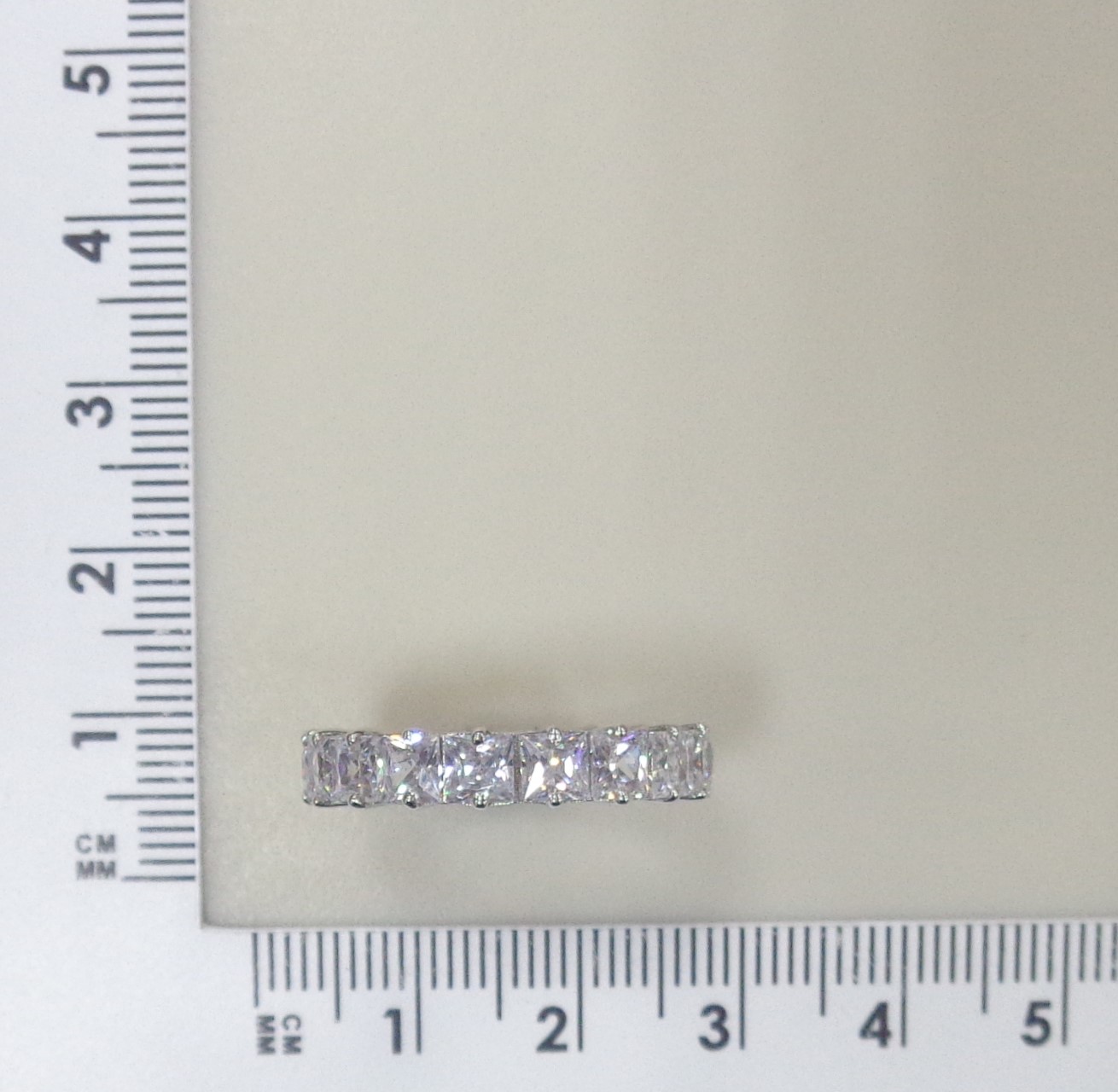 Золотое кольцо 585 пробы; белое золото; родий; вставки 18 Фианит бесцв.;